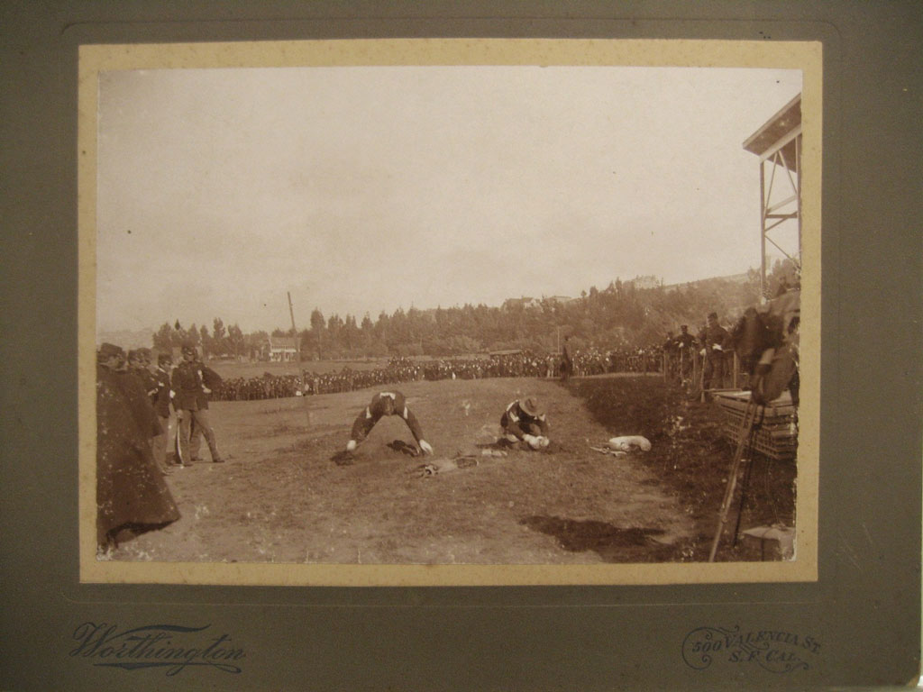 Soldiers digging trenches with bayonets