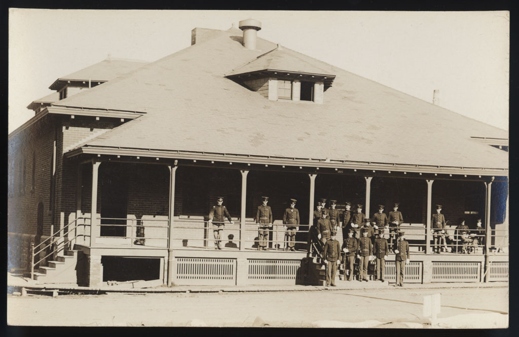 A group portrait at the guardhouse